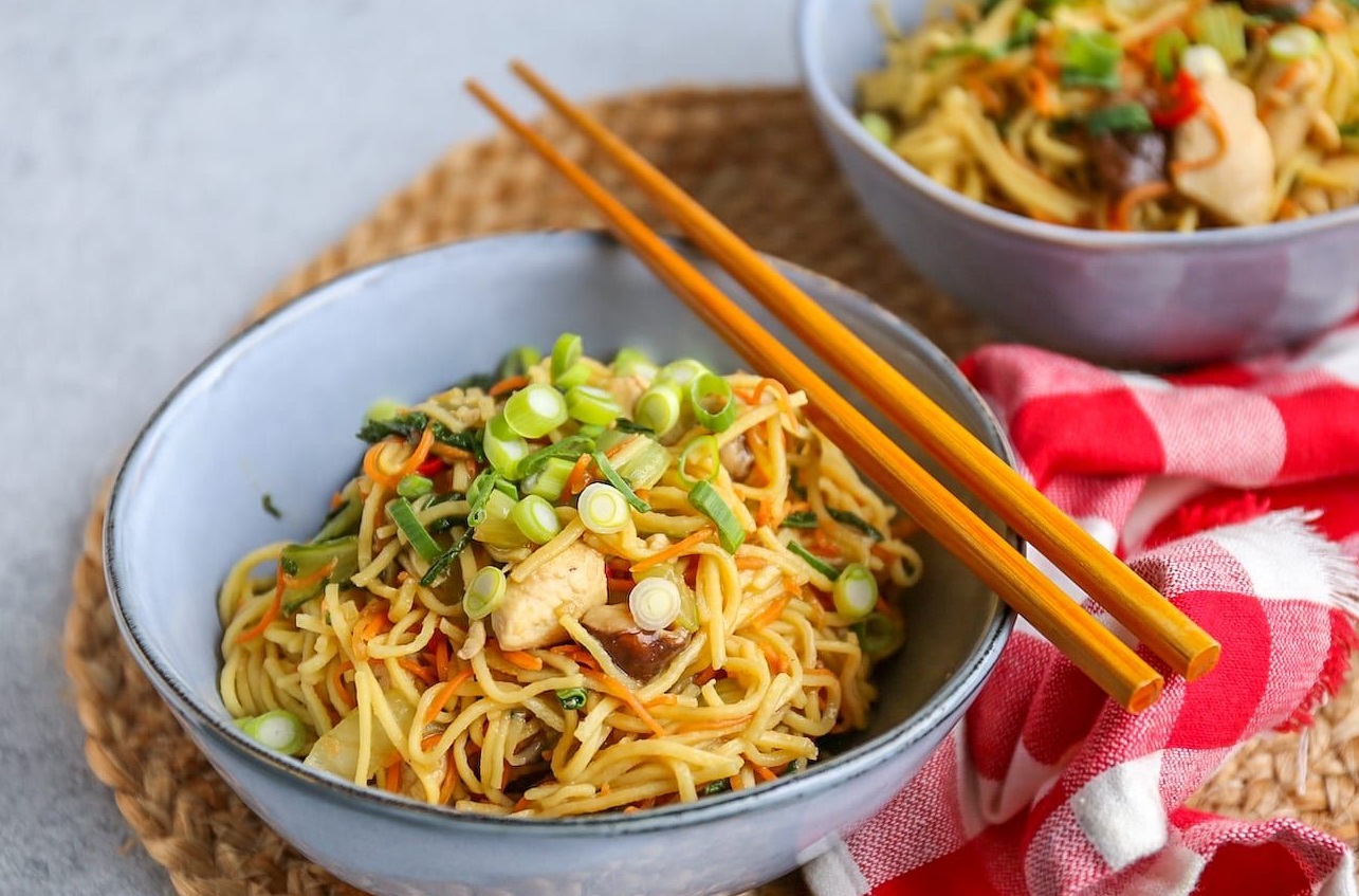 Bạn không nên có thói quen ăn quá nhiều mì hoặc ăn vào buổi đêm Bạn không nên có thói quen ăn quá nhiều mì hoặc ăn vào buổi đêm